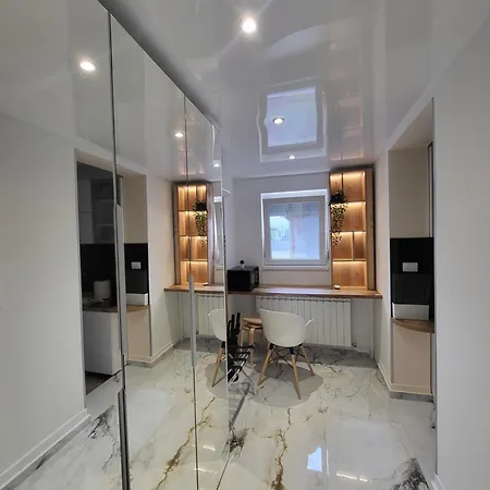 Luxury Square 2214