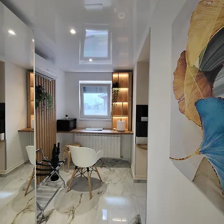 Luxury Square 2214 Apartment Belgrade