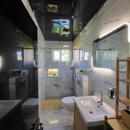 Luxury Square 2214 Apartment