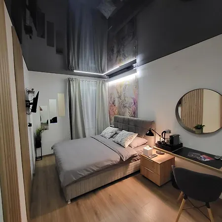 Luxury Square 2214 Apartment