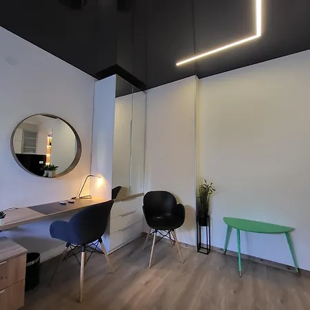 Luxury Square 2214 Apartment